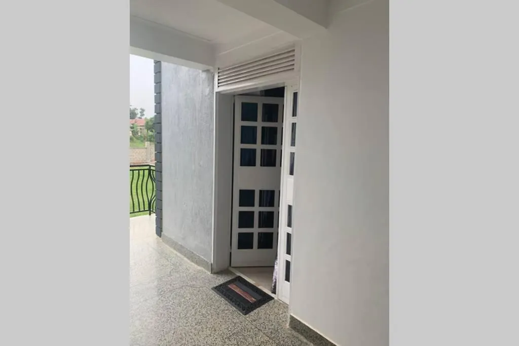 Fortune Apartments F4 Lungujja Makamba Rd Καμπάλα